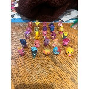 Shopkins lot of 25 toys